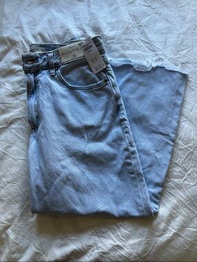 Abercrombie Light Wash High-Rise Crop Wide Jeans - Women